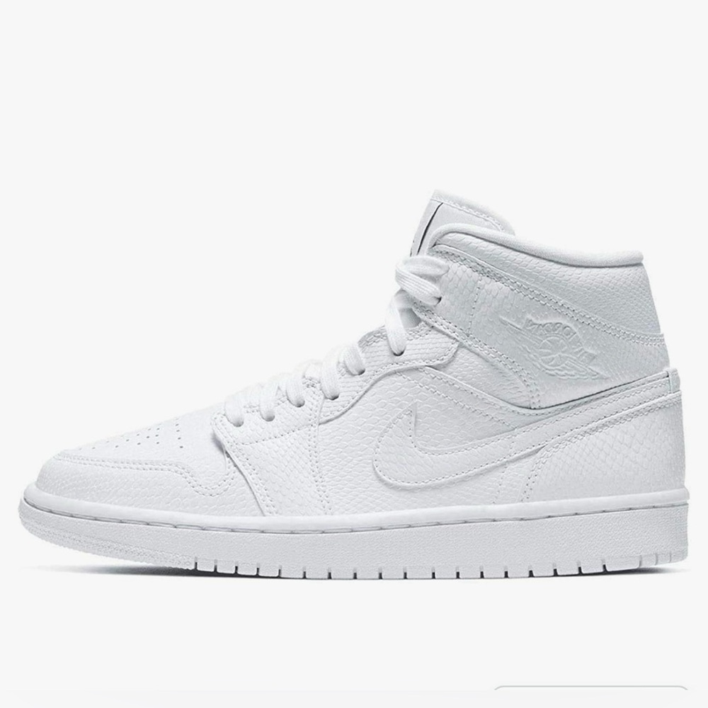 Jordan 1s white snakeskin size 9.5